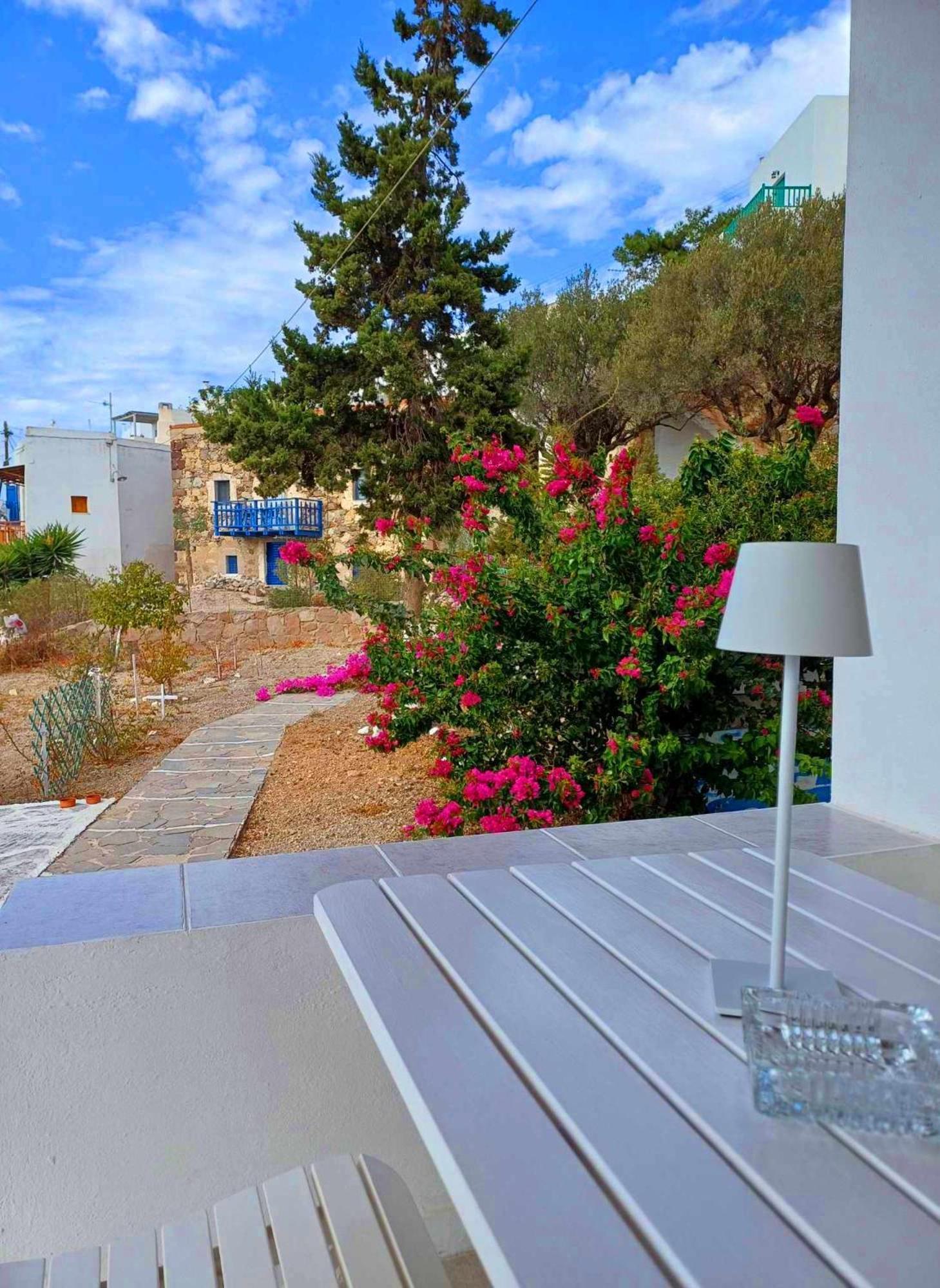 Georgia Rooms Milos Plaka  Exteriör bild